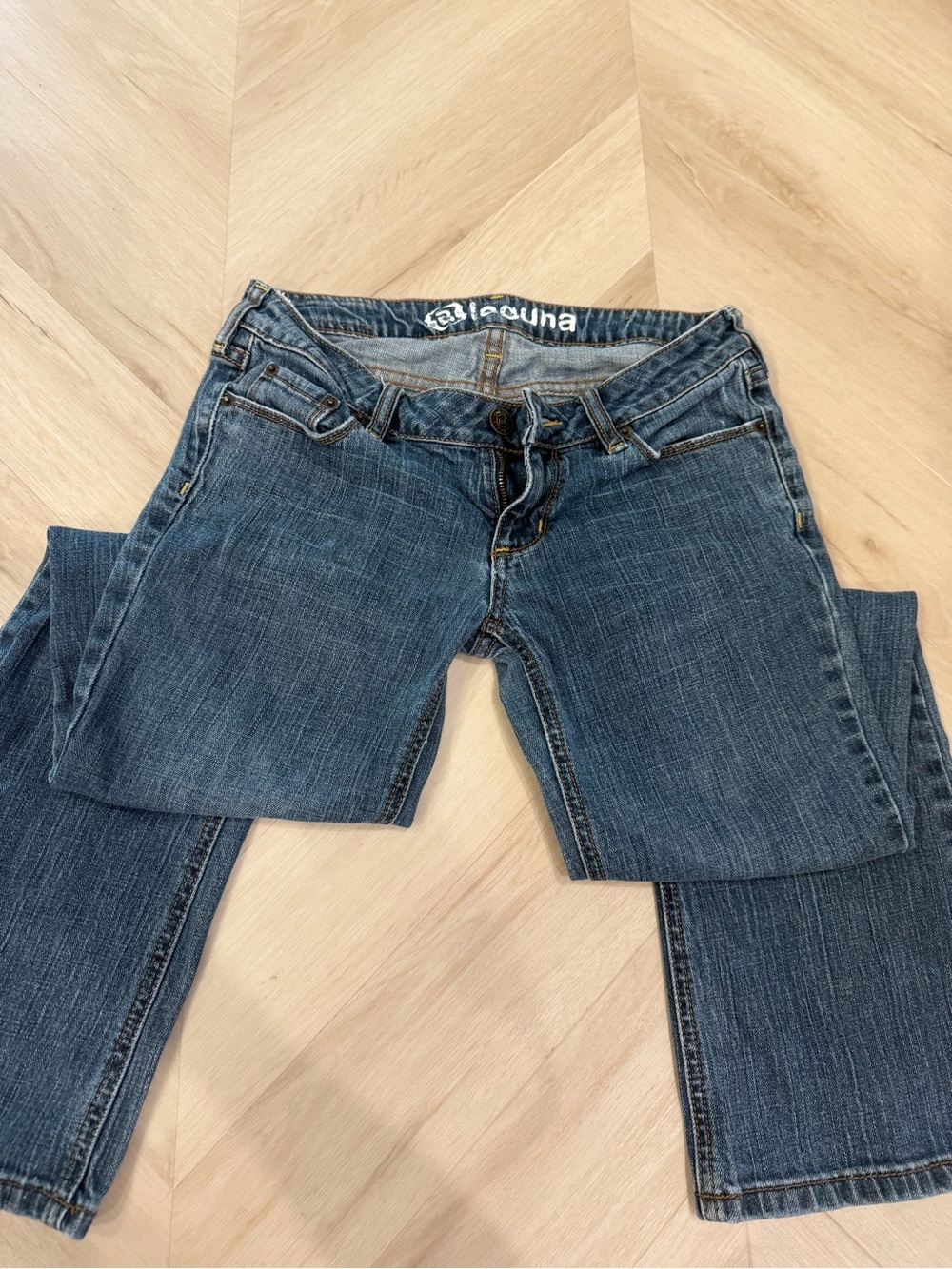 Y2K Laguna B low rise bootcut Jeans in Medium Blue Wash